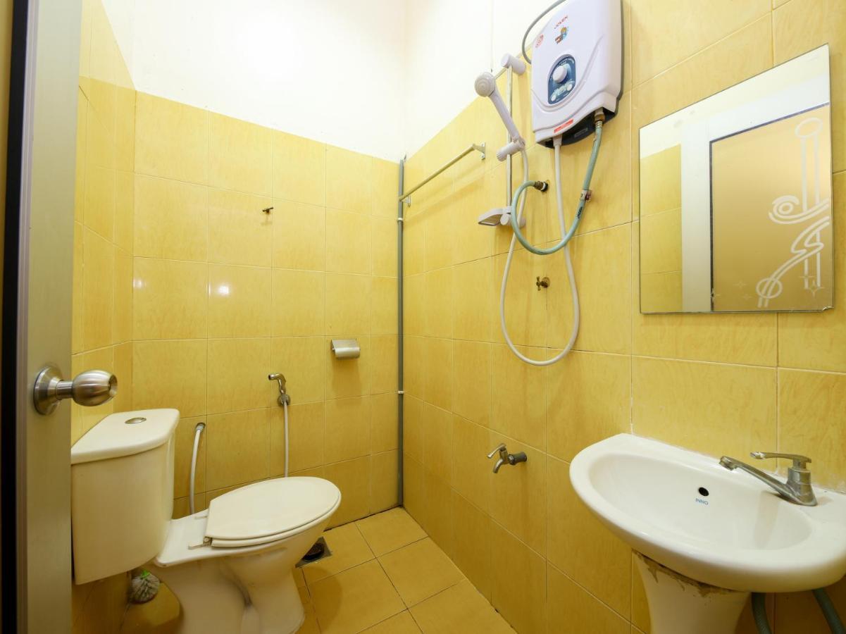 Oyo 89763 Bluewater Hotel Mersing Ngoại thất bức ảnh